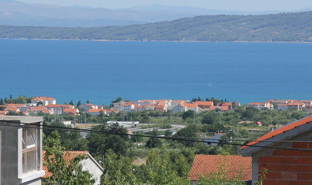 Lara * Kastel Novi