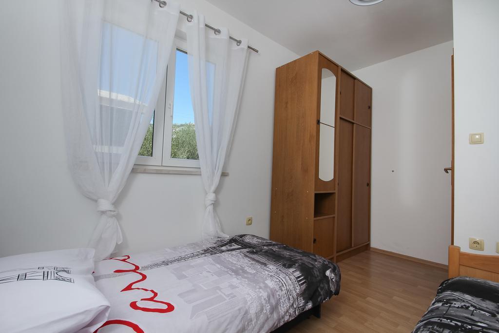Apartment Lara Kastel Novi