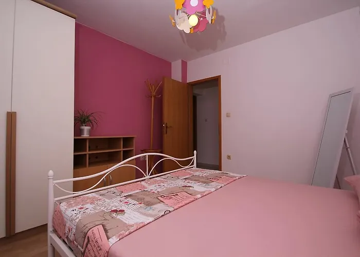Apartment Lara