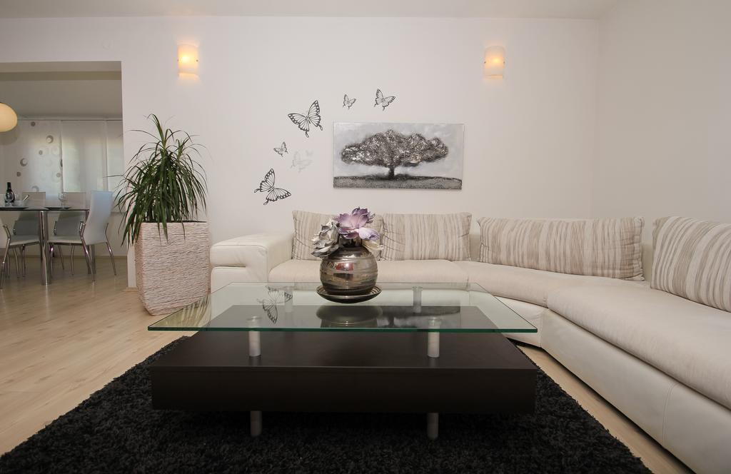 Apartament Lara *